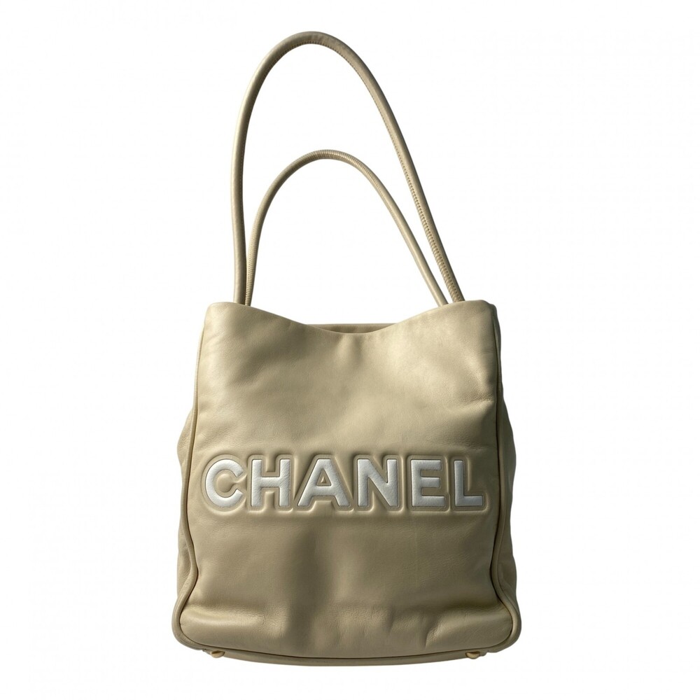 CHANEL White Lambskin Leather Tote Bag - Picture 2 of 16